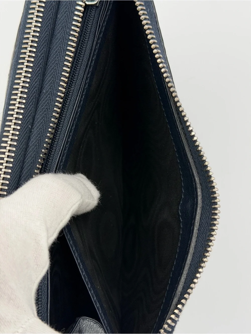 Gucci Navy Embossed GG Two Section Zip Around Leather Organizer Great Condition - Picture 10 of 16